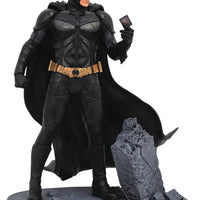 Gallery DC Batman the Dark Knight Batman PVC Diorama Figure