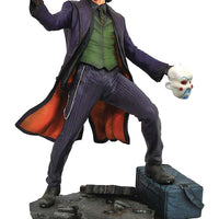 Gallery DC the Dark Knight Joker PVC Figure